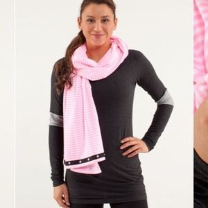 Lululemon Pink Vinyasa Scarf-Luon